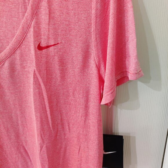 Nike Dri-Fit Women Reddish Orange Athletic Cut Short Sleeve Tee NWT Size Medium - Picture 4 of 4